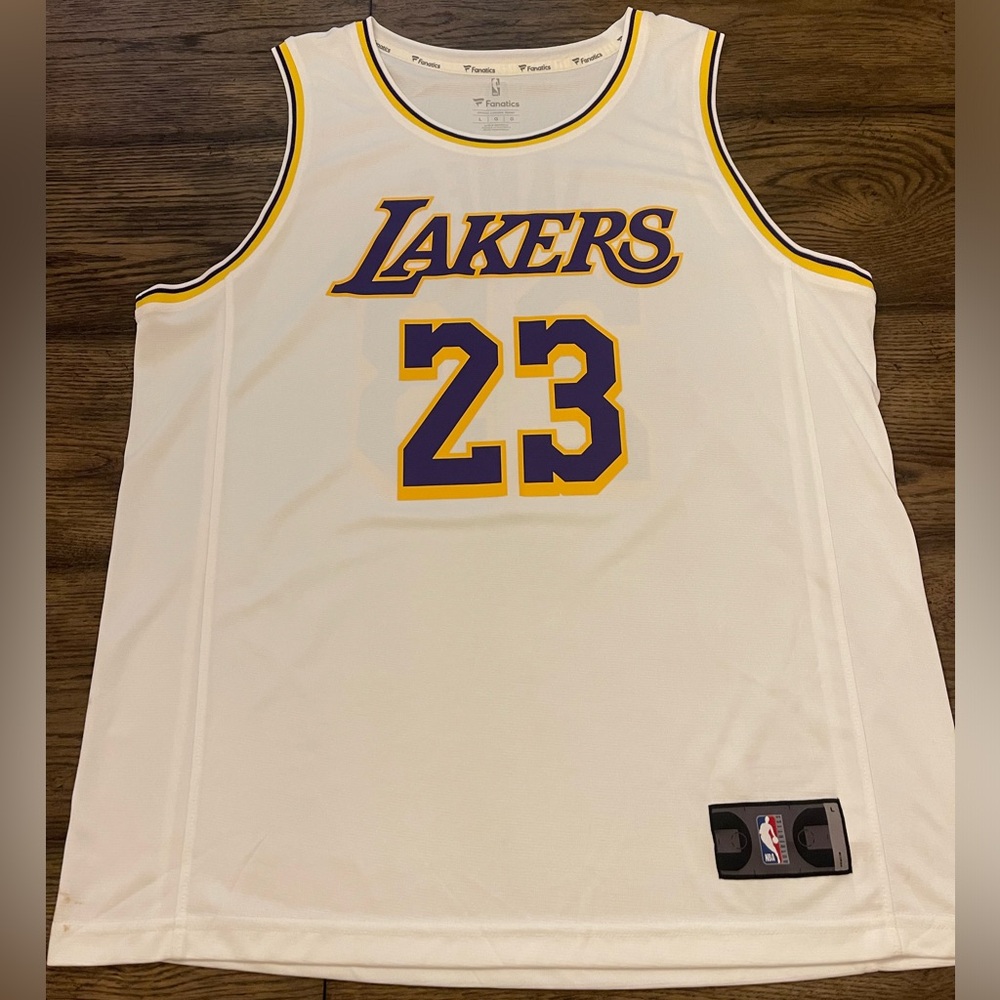 Lakers lebron James jersey 23